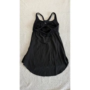Lululemon Black Racerback Tank Top with Built-in Bra Size 4 High-Low Hem thumbnail 2