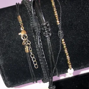 Elegant Black and Gold Tone Paper Beaded Rhinestone Bracelet Set thumbnail 3
