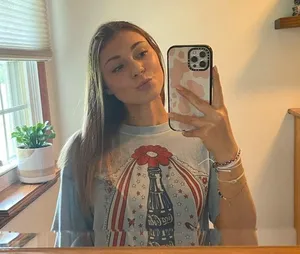 American Eagle patriotic Coca Cola Graphic T-Shirt thumbnail 1