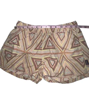 Patagonia Shorts Women M Barely Baggies 2.5" Peach Aztec Beach Coastal Resort thumbnail 3