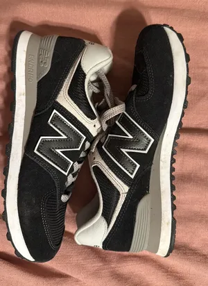 Black New Balance Size 8 Women’s thumbnail 1
