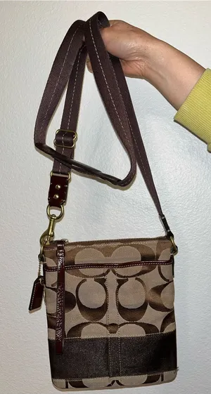 COACH L0649-10129 Y2K Signature Jacquard Crossbody Purse Brown thumbnail 1