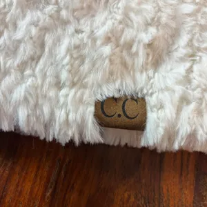 CC‎ Beanie Womens Cream Faux Fur Sherpa Pom Pom Beanie Hat Off White Winter thumbnail 6