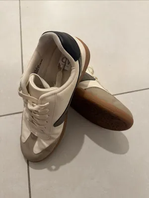 Dolce Vita Men's Cream, Taupe & Black Retro-Style Sneakers thumbnail 4