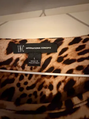 INC leopard top thumbnail 2