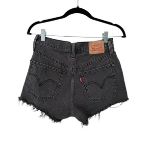 Levis 501‎ Denim Jean Shorts Women 26 Off Black Button Fly Distressed Cut Off thumbnail 2