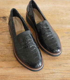 Clarks Collection Women's 8 Black‎ Croc Embossed Patent Leather Wedge Loafers thumbnail 1