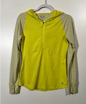 Mountain Hardwear Wick.Q Pullover light hoodie in Yellow Size Women’s small thumbnail 1