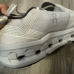 On Cloud Size 9 - On Cloudgo White/Glacier Running Shoes thumbnail 10