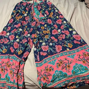 Magnolia Boutique - One piece Strapless Navy Mixed Print Jumpsuit - Small - NWOT thumbnail 15