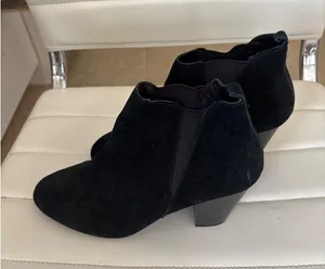 Arizona Jean Co Womens Black Suede Ankle Boots Block Heel Chelsea Booties 19138‎ thumbnail 1