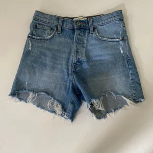 Abercrombie & Fitch Dad Shorts Size 27/4 High Rise Distressed Denim Cutoff thumbnail 2
