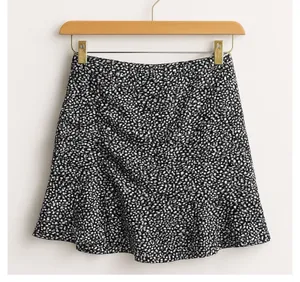 Abercrombie & Fitch Black and White Skater Mini Skirt thumbnail 1