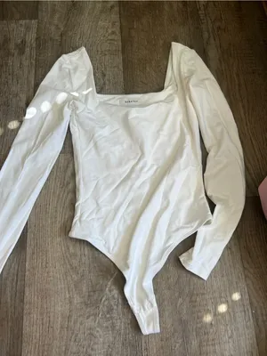 Babaton Ivory Long-Sleeve Square Neck Bodysuit‎ thumbnail 2