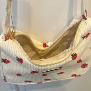 Strawberry Print Cream Shoulder Bag Red thumbnail 5