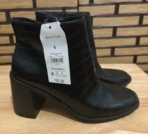 Time And Tru Black Ankle Boots‎ Size 6 thumbnail 1