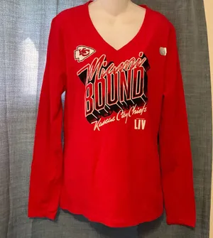 Ladies Size Large Kansas City Chiefs long sleeve Shirt NFL thumbnail 1