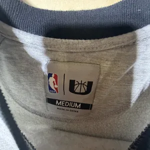 Vintage Chicago Bulls NBA‎ Woman's Medium Crewneck Sweatshirt Gray Black Graphic thumbnail 7