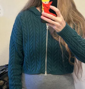 New PacSun Women’s LA Hearts Mini Cable Stitch Knit Zip Up Hoodie Sweater thumbnail 11