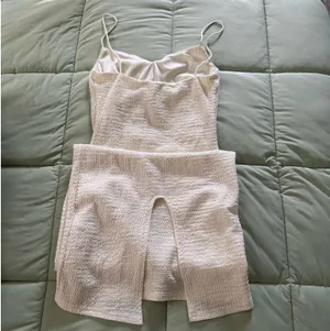 White dress  thumbnail 3