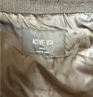 Active USA Black Puffer Vest thumbnail 3