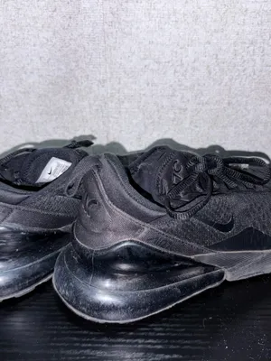 Nike Air Max 270 Triple Black Lifestyle Sneaker thumbnail 4