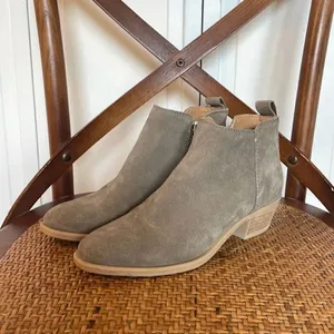 Dolce vita grey suede booties size 6 Gray thumbnail 10