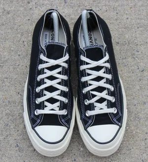 Converse Black/White Low Top Unisex Sneaker (Sz 7M - 9W) thumbnail 1