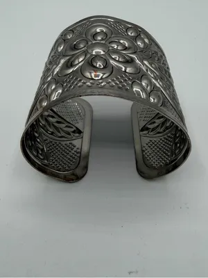 Vintage Silver Tone Repousse Floral Wide Cuff Bracelet Boho Statement thumbnail 2