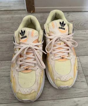 Adidas Astir Sneakers thumbnail 1