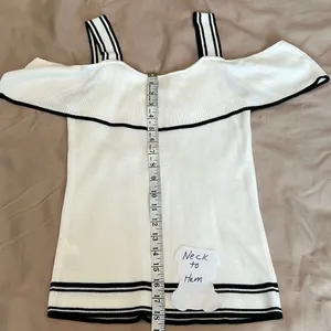 Banana Republic szXS cold shoulder white with black trim summer sweater EUC thumbnail 7