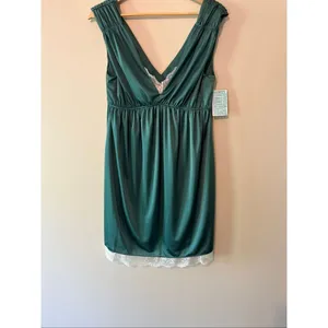 NWT Urban Outfitters Lux Emerald Green Satin Lace Slip Dress Small Sapphire Boh thumbnail 3