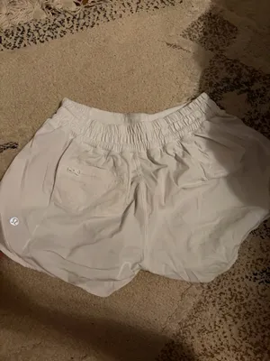 Lululemon shorts thumbnail 2