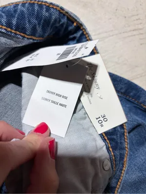 Abercrombie & fitch skinny high rise Distressed Jeans 30/10R curve love MSRP$89 thumbnail 12