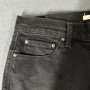Levis 505 Womens 29‎ Straight Black Denim Jeans Flat Front 5 Pocket Design thumbnail 4