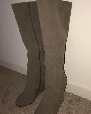 Tan:Olive Wedge Boots Size 9 thumbnail 3