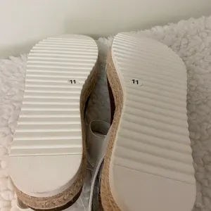 Ophelia Roe Sandal Kimmie White size 11 M NEW. Sandal 2” wedge thumbnail 3