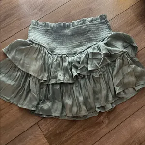 Altar'd State Sage Ruffled Mini Skirt Willing to accept offers!!! thumbnail 2