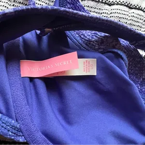 Victoria's Secret NWOT swim top thumbnail 3