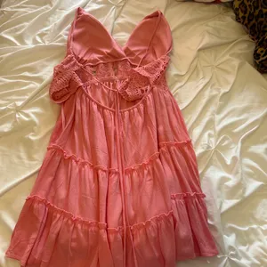 Pink flowy dress thumbnail 4