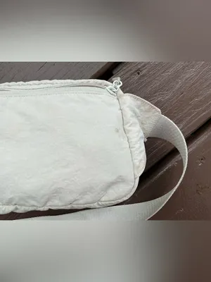 Lululemon Crossbody Sling Bag - Minimal Everyday Carry thumbnail 8