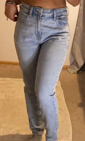 American Eagle Mom Light Wash Jeans thumbnail 1