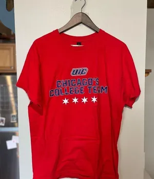 Gildan UIC Red Cotton T-Shirt thumbnail 1