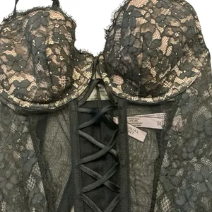 Victoria’s Secret black lacy lace corset size m garter with straps thumbnail 4