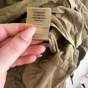 Alice + Olivia Base Olive Green Button Down Shirt Size Medium thumbnail 8
