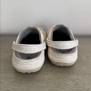 CROCS White Fur Lined Shoes Size 7 thumbnail 4