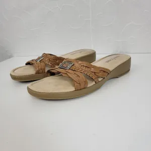 Minnetonka Women's Sandals 8 Tan Medallion Leather Flat Comfort Slides Slip On thumbnail 2