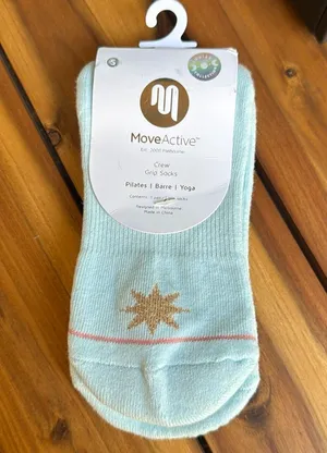Move Active Grip Crew Socks thumbnail 1