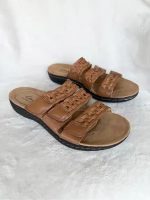 NWOT Clarks Collection Women’s Brown Woven Adjustable Comfort Sandals Size 7 M thumbnail 2