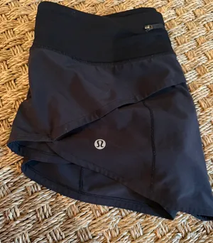 Lululemon Speed Up Low-Rise Lined Shorts 2.5” Black thumbnail 4